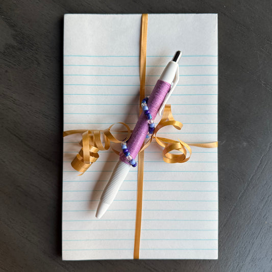 QUEEN BEHAVIOR Pen with Notepad Bundle
